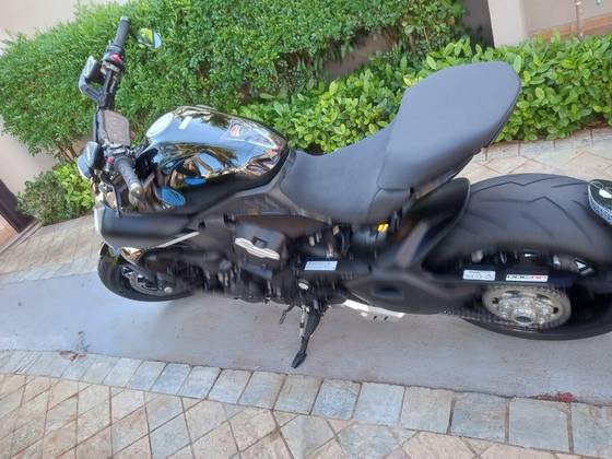 DUCATI DIAVEL V4 